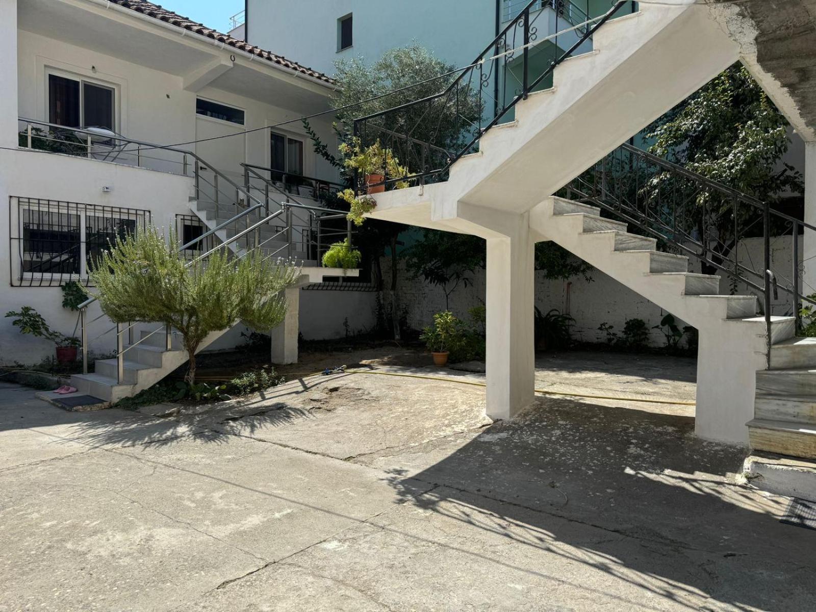 Ibras House Hotel Durres Bagian luar foto