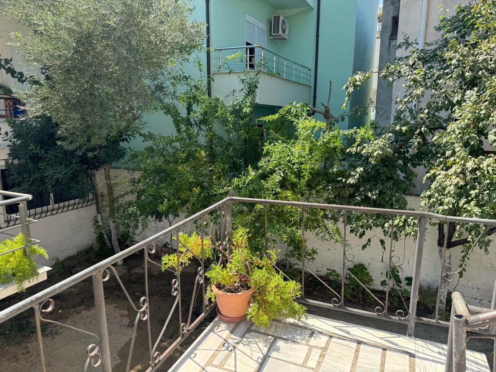 Ibras House Hotel Durres Bagian luar foto